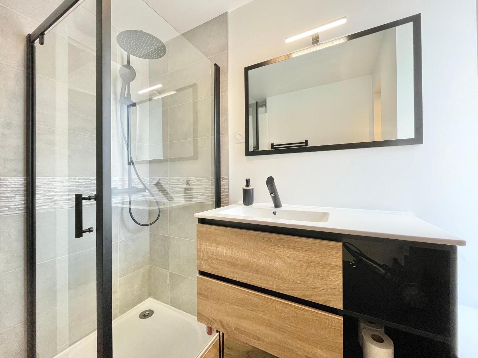 Le Calloch 2D - Studio 4 Etoiles - Quartier Gare - Wifi - Netflix Quimper Eksteriør billede