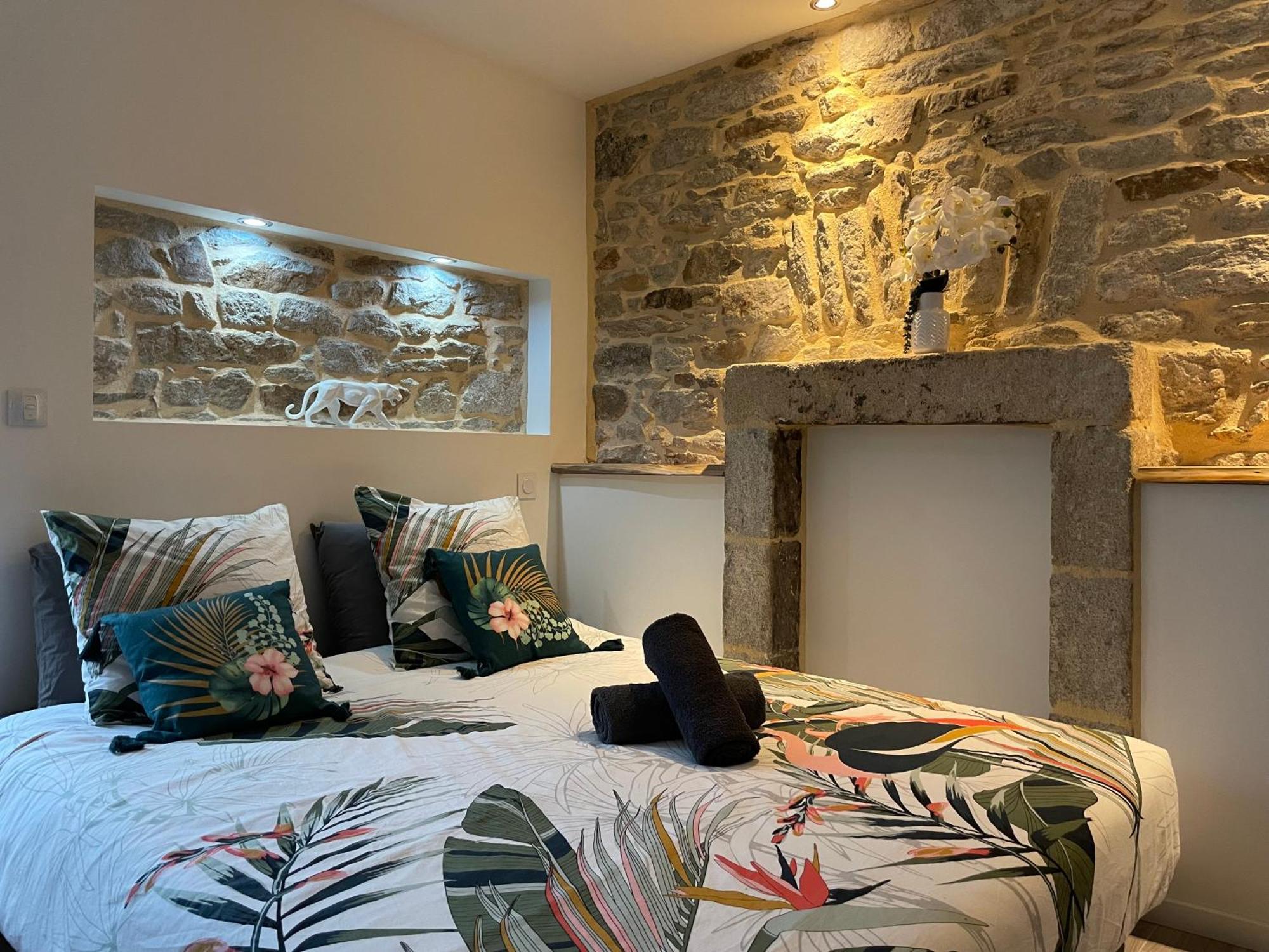 Le Calloch 2D - Studio 4 Etoiles - Quartier Gare - Wifi - Netflix Quimper Eksteriør billede